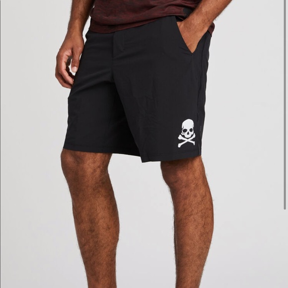 lululemon athletica Other - Lululemon Core Pacebreaker Skull Icon - NWT